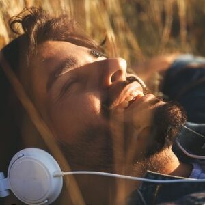 22 min. Du pasauliai. Malonės dėsnis (garsų kelionė)